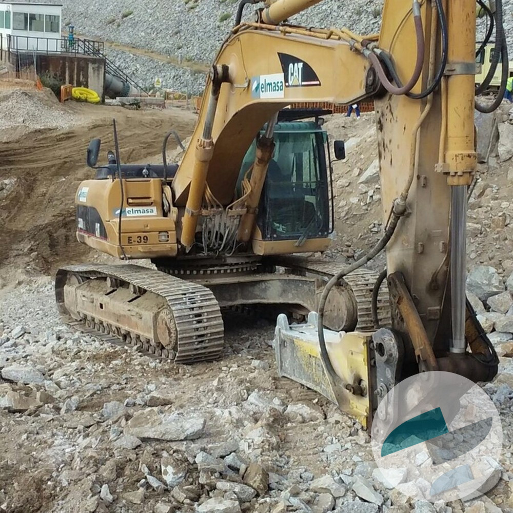 Elmasa Obras Públicas S.A. 2006 Caterpillar 330D LME